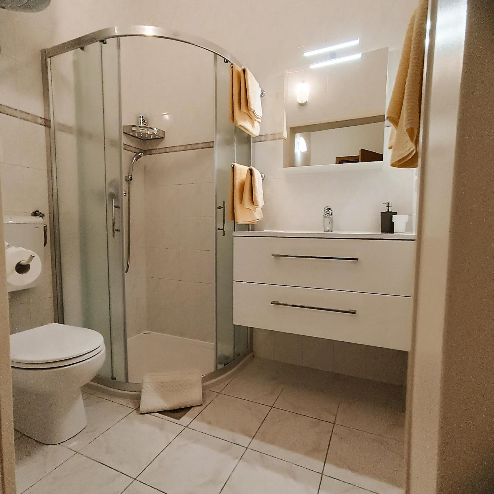 Apartments Lupus Vodice Phòng bức ảnh